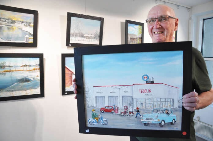 Teboil on ollut jo pitkään poissa Joensuuntien varrelta. Alitalo maalasi taulun lehtikuvan perusteella. Hän lisäsi muun muassa Anglian, joka on hänestä kaunis auto ja yleinen 1960–1970-luvuilla.