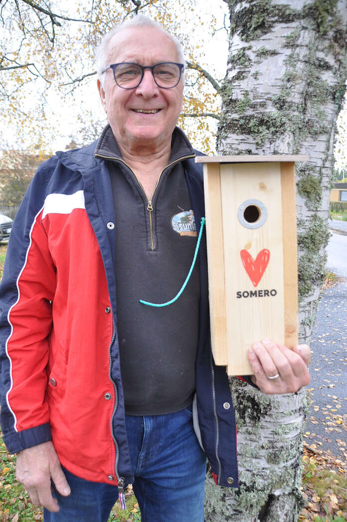 Antti Manninen on väsännyt linnunpönttöjä, joilla mainostetaan paikkaa, Someroa. Hänestä paikkakunta on vailla vertaa. Sen mahdollisuuksien Manninen toivoisi kiirivän eteenpäin.