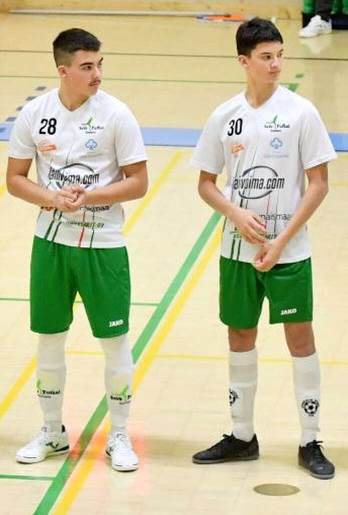 Otto Helenius (30) teki ensimmäisen P19-sarjan liigamaalinsa Espoossa. Isoveli Oliver (28) on seitsemällä tehopinnallaan somerolaisjoukkueen pistekärki.