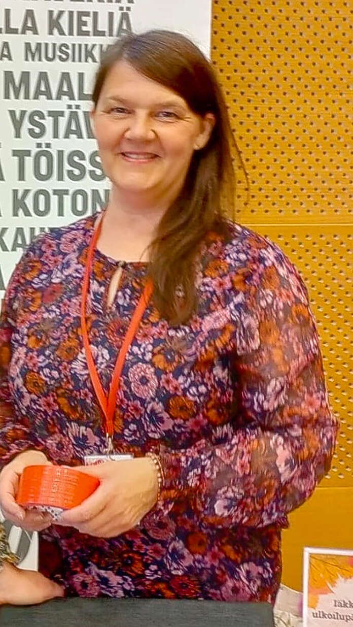 Pauliina Römpötti ohjeistaa käyttämään tehtävälistoja, kalenteria ja asioiden priorisointia helpottamaan aivojen kuormitusta työssä.