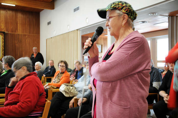Hilkka Saarinen toivoi Someron Loiskeeseen terveyttä edistävää kylmävesiallasta. Hän kyseli myös, järjestääkö Someron kaupunki kuntalaisille kuljetusta naapuriuimahalleihin, kun oma halli menee remonttiin.