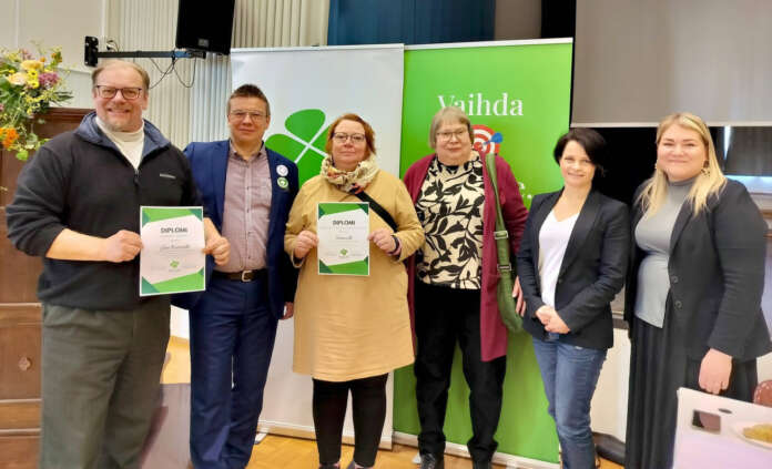 Jani Kurvinen (vas.), Pekka Kuusisto, Sirkku Kankaanpää, Mirja Rouhiainen, Elisa Kämäräinen ja Henna Takatalo piirin palkitsemistilaisuudessa.